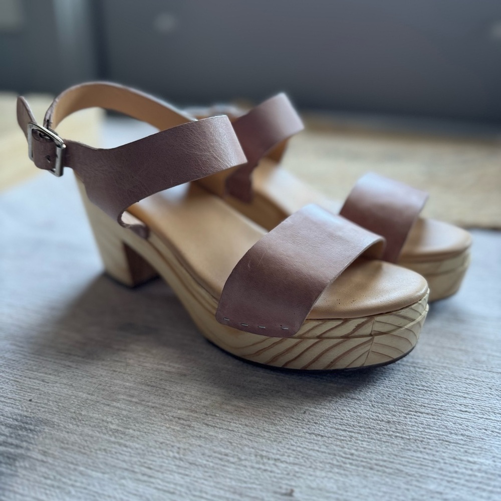 Nisolo All-Day Open Toe Clog in Desert Rose - Picture 2 of 9
